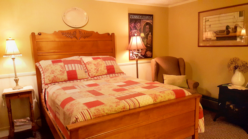 Mark Ruffner Suite room at Piney Hill Bed & Breakfast and Cottages in Luray, VA